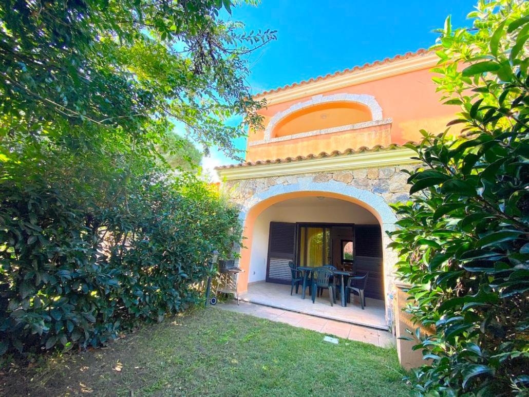 Residence Almusura San Teodoro  Bagian luar foto