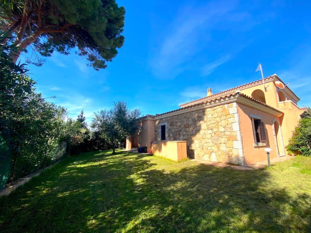 Residence Almusura San Teodoro  Bagian luar foto