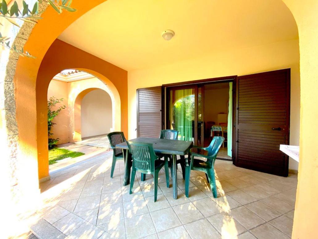 Residence Almusura San Teodoro  Bagian luar foto