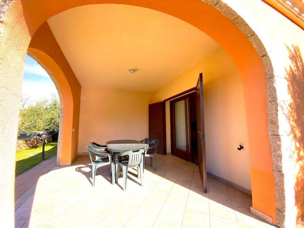 Residence Almusura San Teodoro  Bagian luar foto