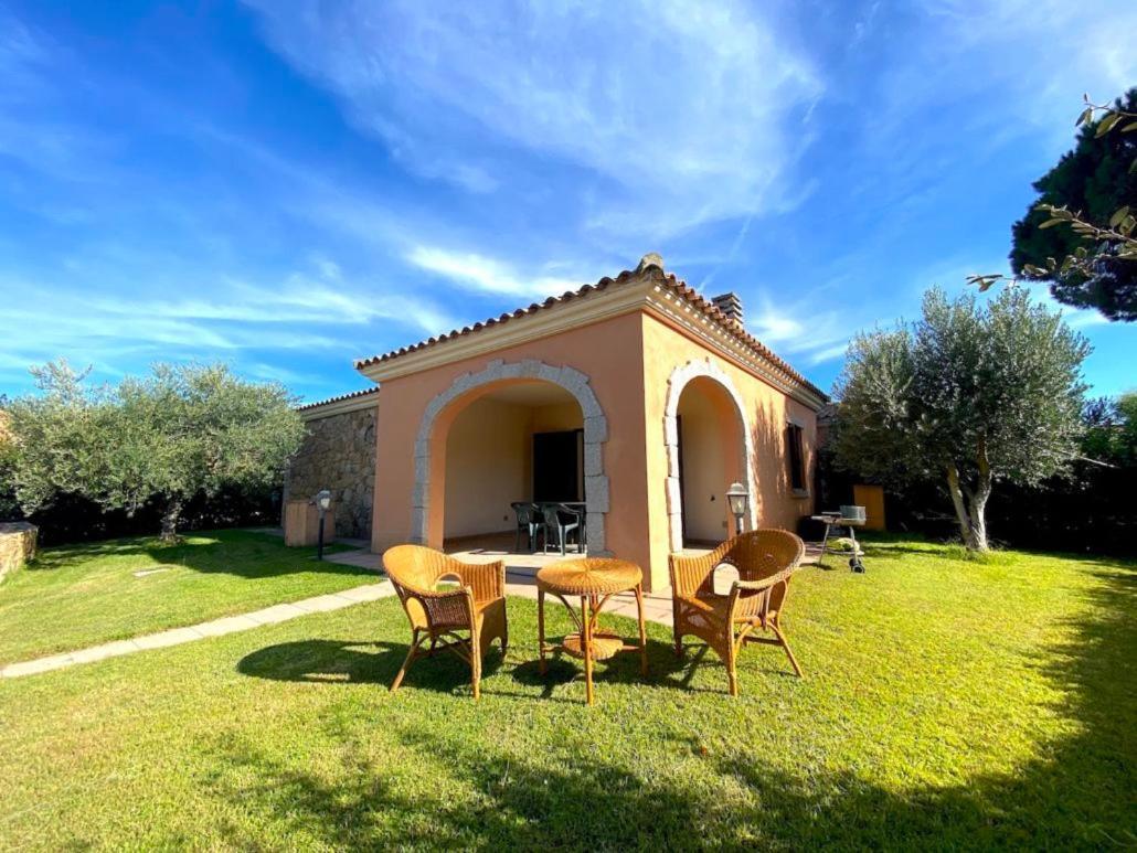 Residence Almusura San Teodoro  Bagian luar foto