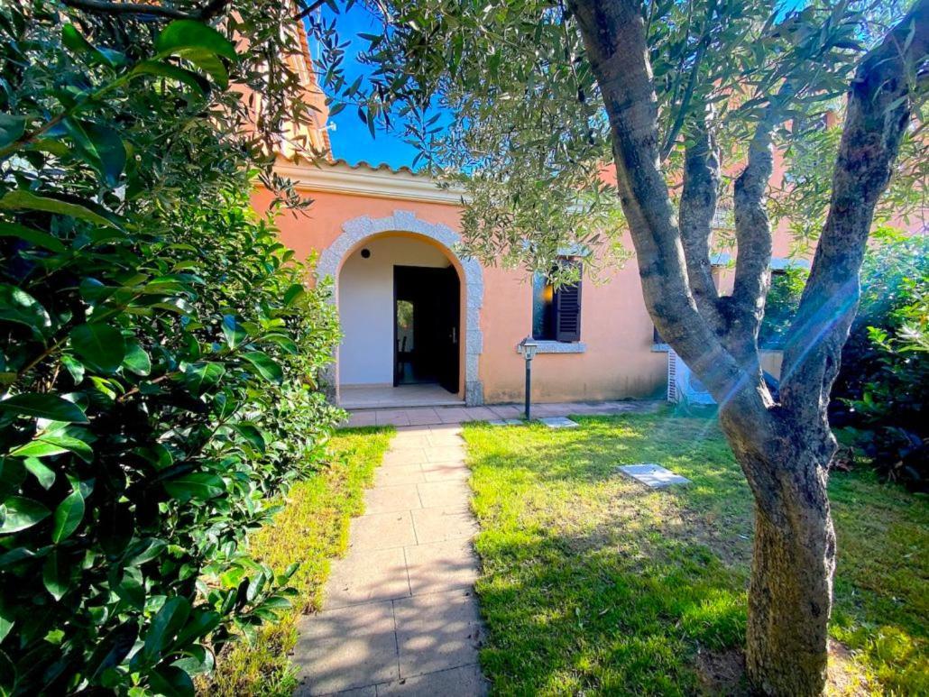 Residence Almusura San Teodoro  Bagian luar foto