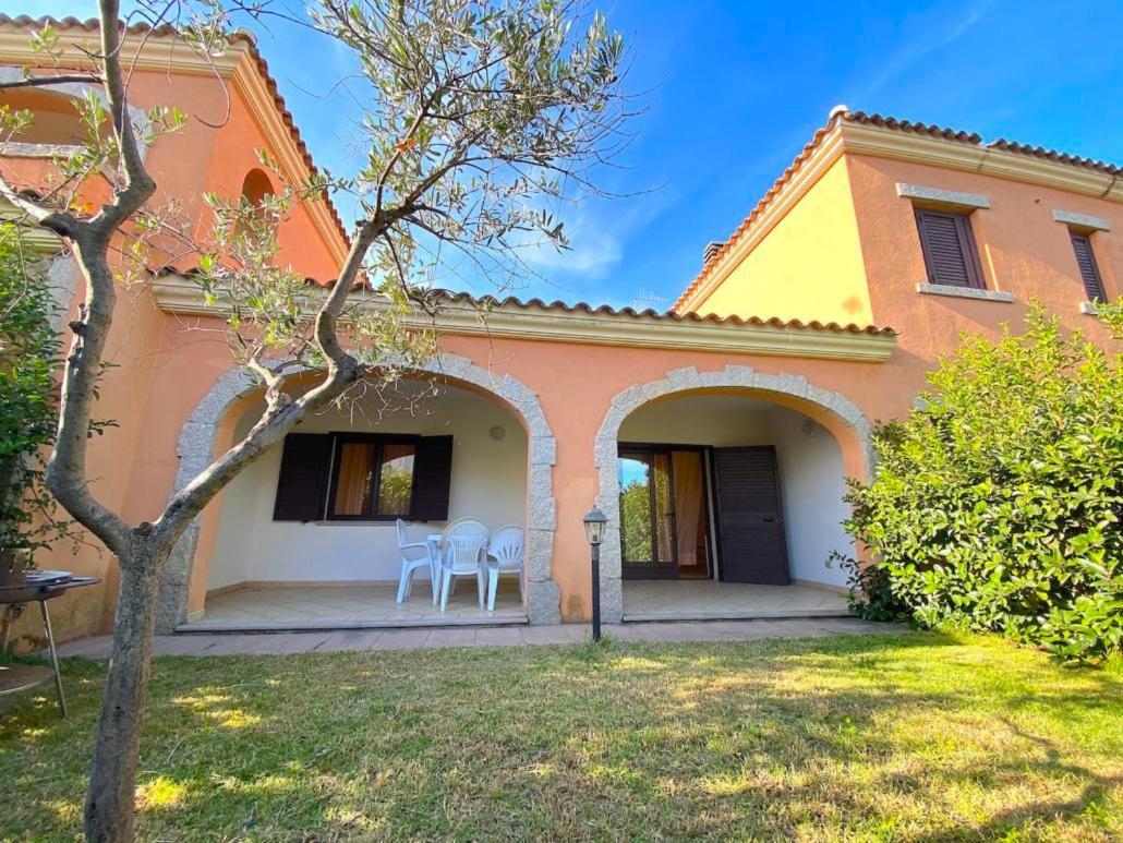 Residence Almusura San Teodoro  Bagian luar foto